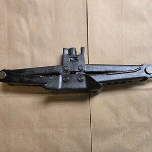 2014-2019 Toyota Corolla OEM Jack Assembly